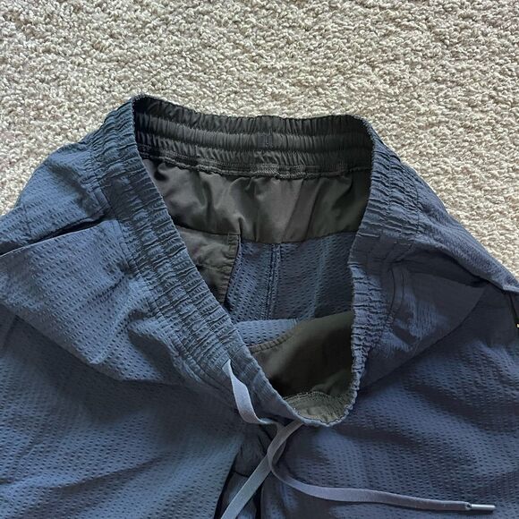 Lululemon Bowline Shorts Seersucker True Navy Blue 8” Linerless Mens Size Large - Picture 4 of 8